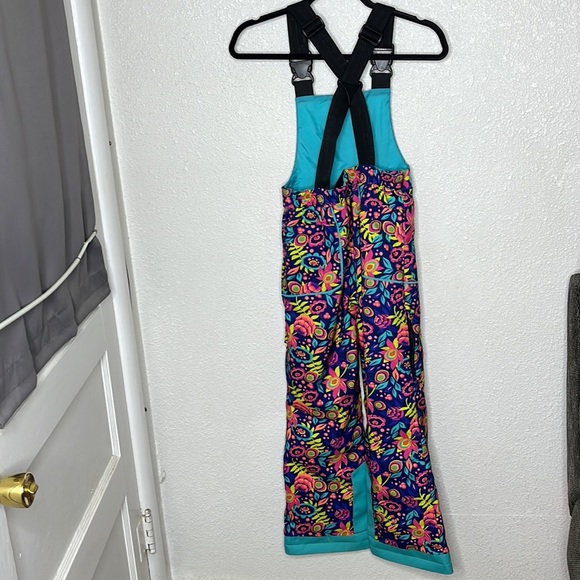 Spyder Pink and Black Jacket for Stylish Comfort - Picture 6 of 12